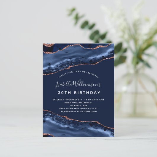 バースデーパーティー青い瑪瑙の大理石バラ金ゴールド インビテーションポストカード (スタンド正面)