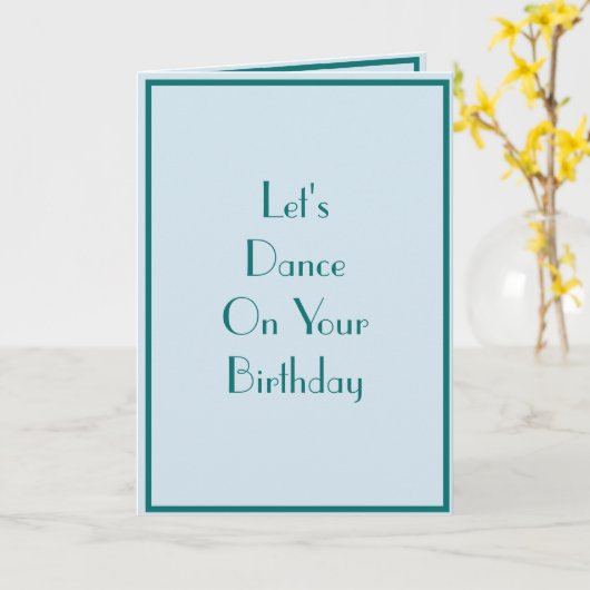 バースデー・カードの"Hokey牢獄"をしているバセット犬 カード (黄色い花)