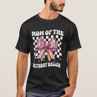 バースデー・バレーボール選手のママ 野球ママ 誕生日おめでとう 女の子 Tシャツ