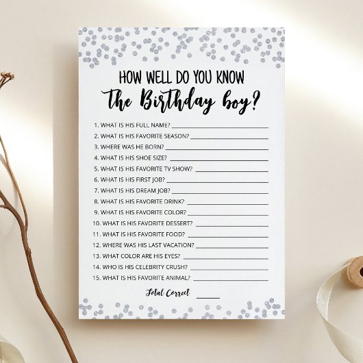 バースデー・ボーイ・ゲーム・カードについてどれくらい知っていますか 招待状