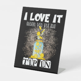 バーテンダーにチップを入れるのが好きおもしろいだ  台座サイン