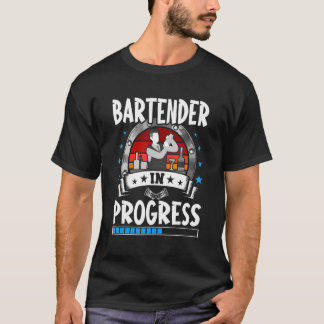 バーテンダーの進行中の研修生 Tシャツ
