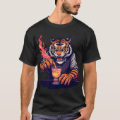 バーテンダーへのギフトに最適な面白いトラのバーテンダーのTシャツ Tシャツ (正面)