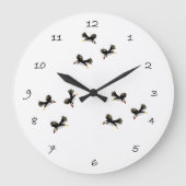 バードアート飛んでいるパフィン ラージ壁時計 (正面)