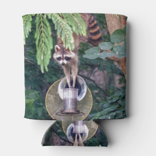 バードフィーダを襲撃するアライグマ 缶クーラー (裏面)