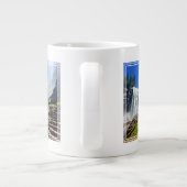 バーナルからのヘビースプレー |ヨセミテ国立公園 ジャンボコーヒーマグカップ (裏面)