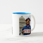 バーニーサンダースは私のヒーローかわいい犬のプロテスター ツートーンマグカップ (正面右)