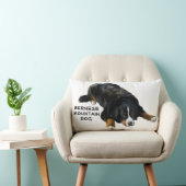 バーニーズ・マウンテン・ドッグの敷物の姿勢の枕 ランバークッション (椅子)