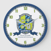 バーニー・ボーイズの名前は緑の青いクマの盾を意味する ラージ壁時計 (正面)
