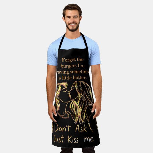 バーベキューの瞬間よくはしゃぐを楽しむ女性 エプロン (着用した状態)