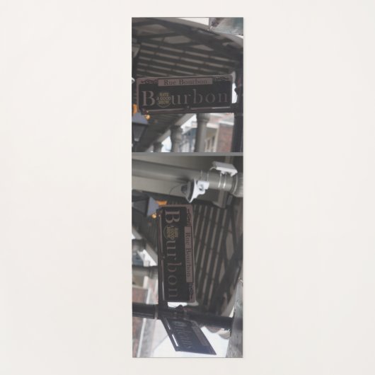 バーボン通り標識 ヨガマット (正面)