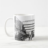 バーミンガムの古い図書館、Brutalistの建築 コーヒーマグカップ (左)
