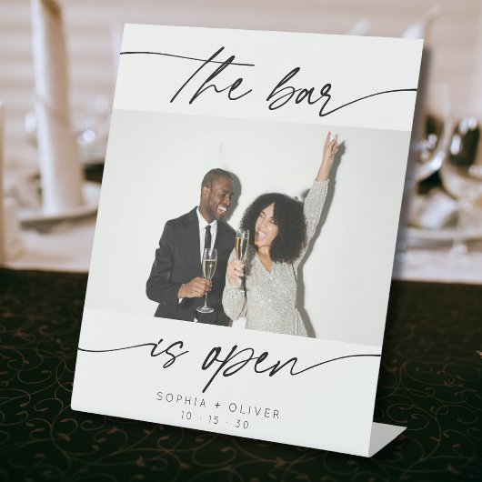 バーモダンは開いている書道台本の写真 台座サイン