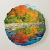 バーモントの川に映る秋の色 ラウンドクッション (裏面)