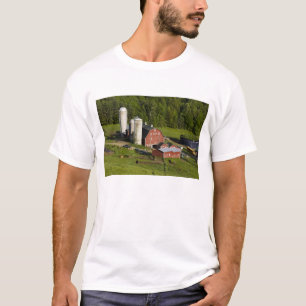 バーモント州バーネットセンターの農場。コネチカット Tシャツ