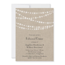 バーラップのリハーサルの夕食のきらめきライトの下