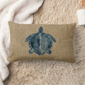 バーラップの創造物のイラストレーションの青いカメのデザイン ランバークッション (ブランケット)