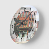 バーリントンNJ -通りインヒストリックディストリクト ラウンド壁時計 (傾斜)