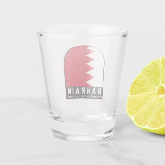 バーレーン国旗のエンブレム動揺してヴィンテージ ショットグラス (裏面)