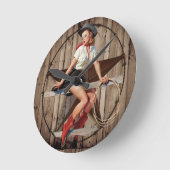 バーンウッドテキサス州スターウエスタンカントリー女性のカーボーイ ラウンド壁時計 (傾斜)