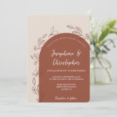 バーントオレンジモダンフローラアーチテラコッタ結婚ズ 招待状 (スタンド正面)