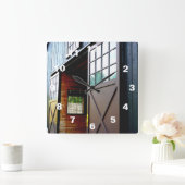 バーンドアの視点 スクエア壁時計 (ホーム)