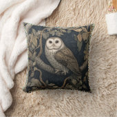 バーンフクロウインアナイトフォレストウィリアム・モリススタイル クッション (ブランケット)