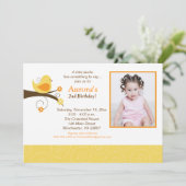 バー渦巻形のズトレンディーイエローフォト誕生日招待状 招待状 (スタンド正面)