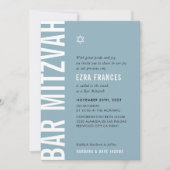 バー（ユダヤ教の）バル・ミツバーモダンミニマル男のはっきりした子ほこりっぽい青 招待状 (正面)