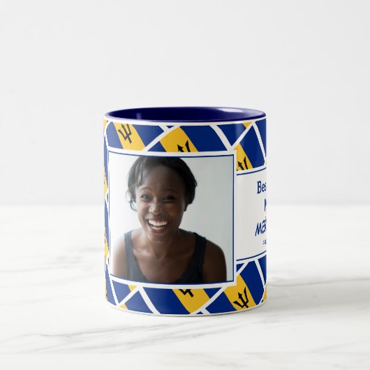 バ最高のインMUMパーソナライズされた Barbados国旗の写真 ツートーンマグカップ (中央)