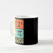 パイを食べて美味しかった 面白い数学のダジャレの日だ コーヒーマグカップ (正面左)