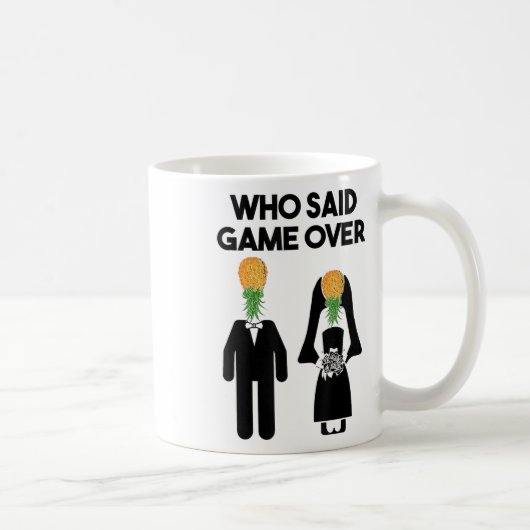 パイナップルおもしろいスインガー結婚ギフト新郎新婦M コーヒーマグカップ (右)
