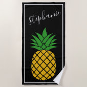 パイナップルお洒落と黒の手書き名 ビーチタオル (正面)