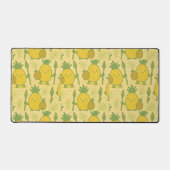 パイナップルがトロピカルな戦士を先導する デスクマット (正面)