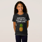 パイナップルがピザを食べる Tシャツ (正面フル)
