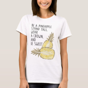 パイナップルになる背の高い衣服は王冠と甘い Tシャツ