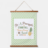 パイナップルのワードアートである 吊り下げ型タペストリー (正面)