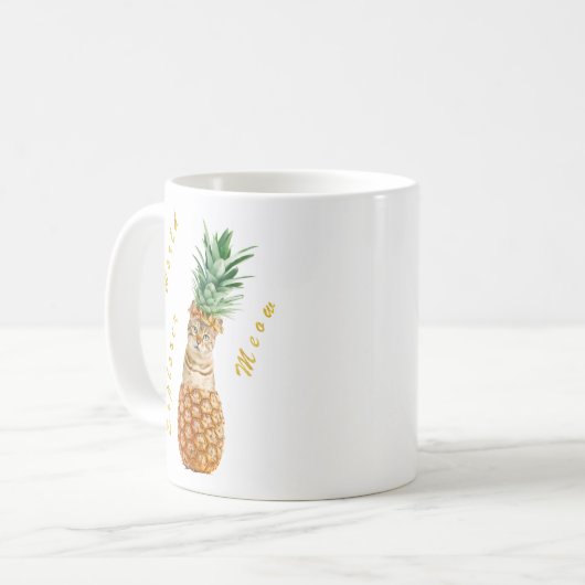 パイナップルの世界で可愛い猫エクスプローラーニャー コーヒーマグカップ (正面左)