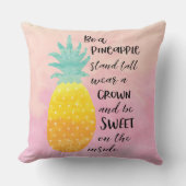 パイナップルの水感動的色のタイポグラフィである クッション (正面)
