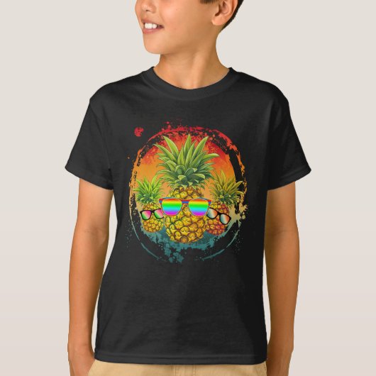 パイナップルの面白いサマーバイブス Tシャツ (正面)