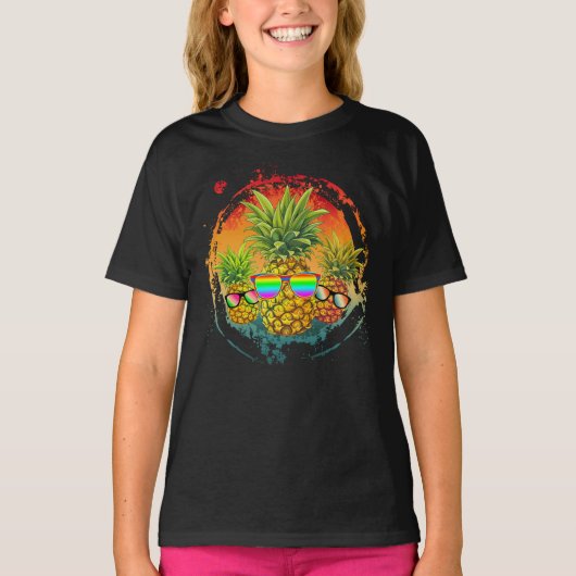 パイナップルの面白いサマーバイブス Tシャツ (正面)