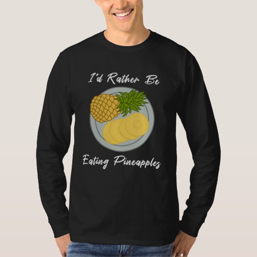 パイナップルを食べる フルーツ 熱帯果物 Tシャツ (正面)