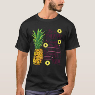 パイナップルスタンド背の高い衣服王冠と汗になる Tシャツ