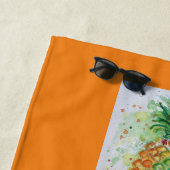 パイナップルフルーツフードトロピカルバイブオレンジライム ビーチタオル (インサイチュ)