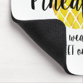 パイナップル水彩画の立場の高い衣服王冠 マウスパッド (コーナー)