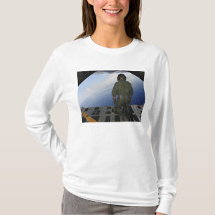 パイロットはMexicの湾の水を観察します Tシャツ