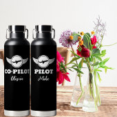 パイロットモダンタイポグラフィ飛行機、白黒 ウォーターボトル
