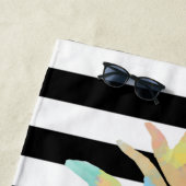 パインガーリーカラフルアップル、白黒ストライプ ビーチタオル (インサイチュ)