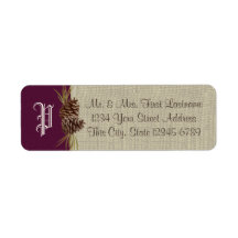 パインコーンと黄褐色ダークプラム