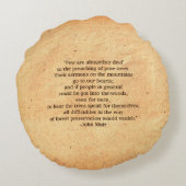 パインコーンアンドジョンミュア引用文 ラウンドクッション (裏面)